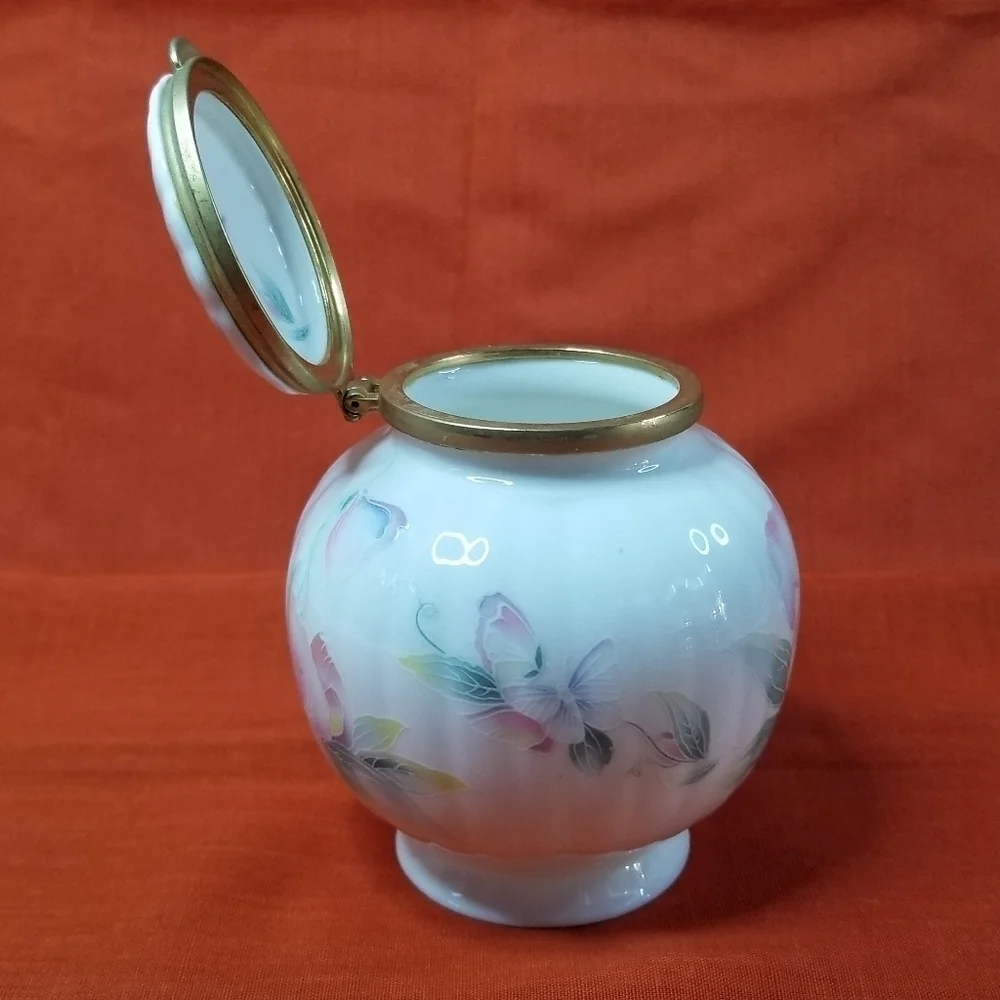 Aynsley White Floral Lidded Ginger Jar  